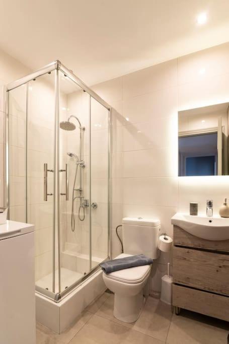 Leon Cozy Apartment Atene Esterno foto