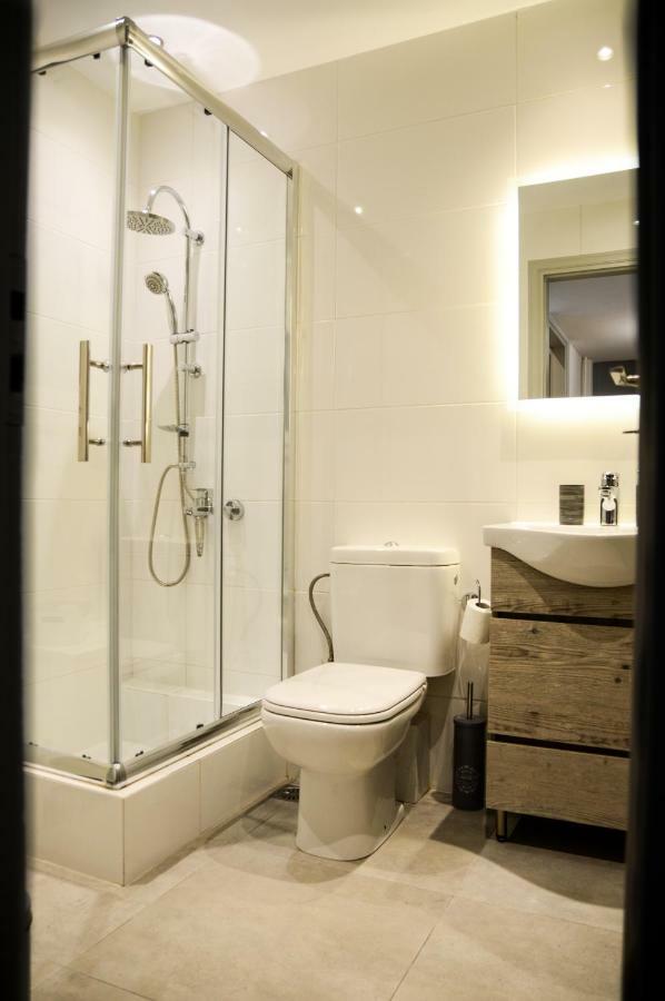 Leon Cozy Apartment Atene Esterno foto